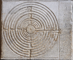 937px-Duomo_Lucca_cathedrale_Lucques_labyrinthe
